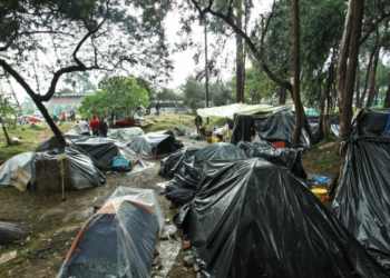 Damnificados necesitan plásticos y tejas con urgencia