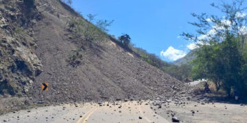 Habilitan paso para vehículos livianos en la vía Buenaventura–Buga