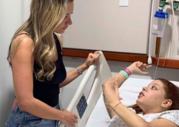 Daniela Álvarez visitó a la madre que perdió sus dos piernas en el terremoto