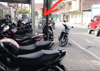 Denuncian presunta invasión del espacio público en la vía a San Antonio