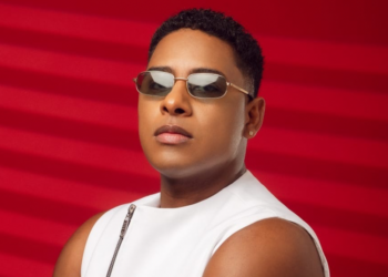 Alex Martínez llega con música nueva para superar la tusa
