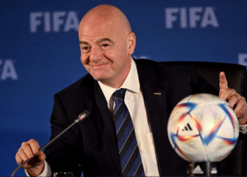 Infantino buscará la reelección en la FIFA pese a perder apoyos