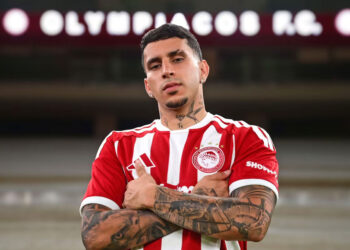Gustavo Puerta arrancó con pie derecho: gol en su debut con Olympiacos