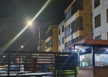 Tres personas fueron halladas sin vida dentro de un apartamento