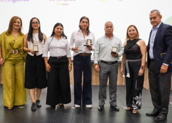 Unión Vial Camino del Pacífico recibe dos galardones por su labor social