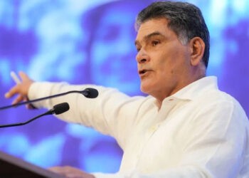 Todos los procuradores delegados deberán presentar su renuncia