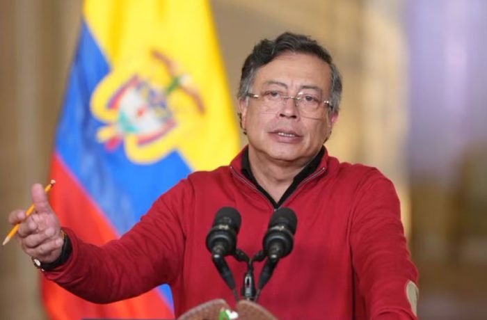 Petro-anuncia-marchas-y-plantea-salario-mínimo-móvil-tras-fallo-del-Consejo-de-Estado